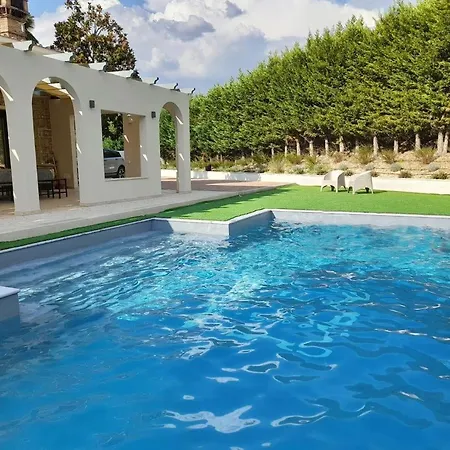 With Pool In The Heart Of Umbria بيت للعطل